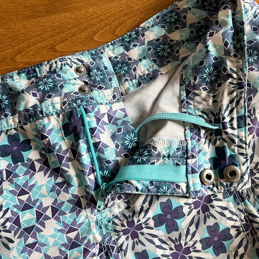 Athleta geo pattern twirl skort stains 6 - Picture 3 of 16